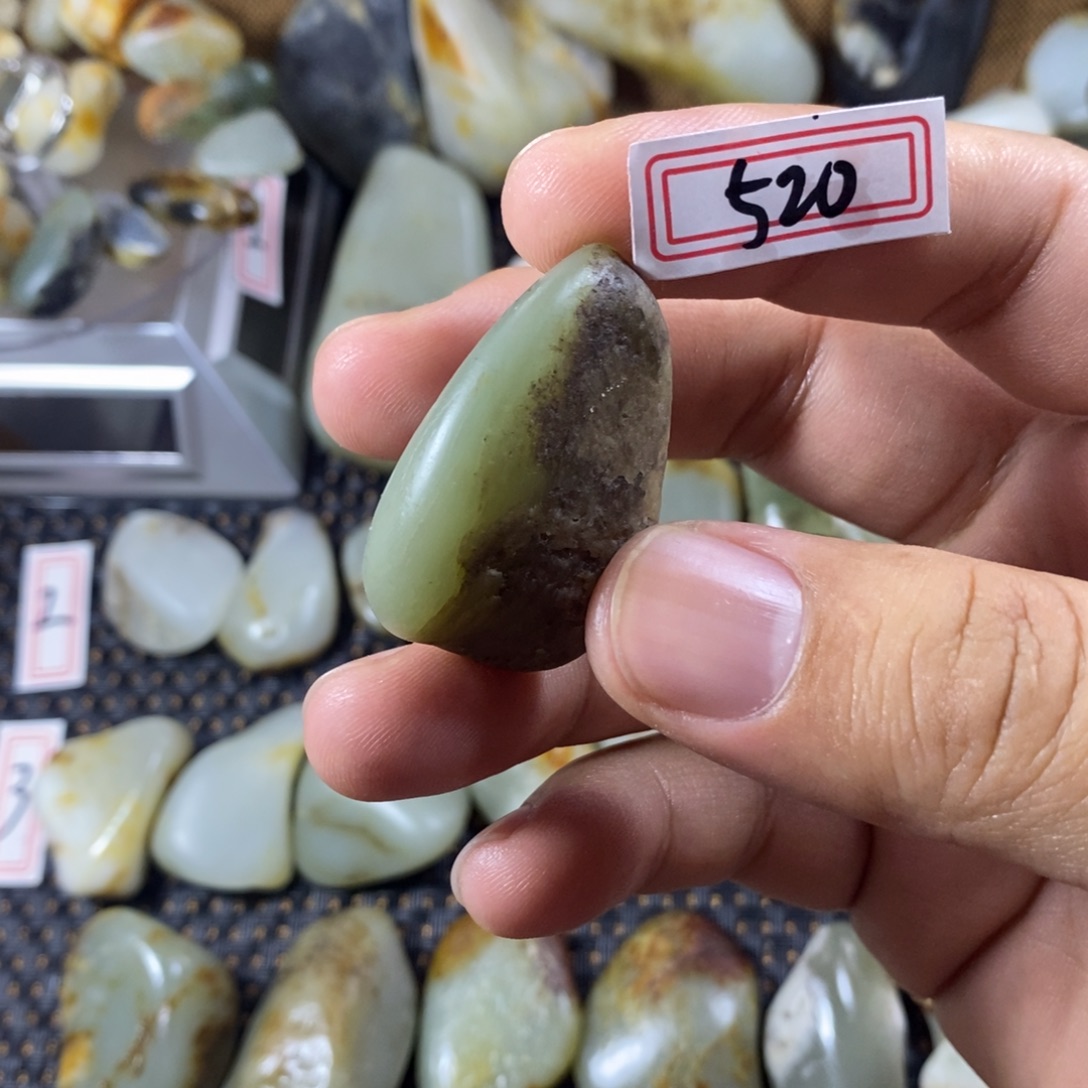 和田玉（糖玉）未镶嵌挂件