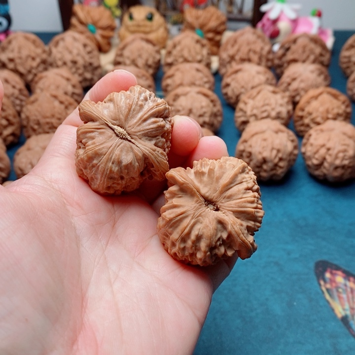 把件文玩核桃白狮子38（微瑕）