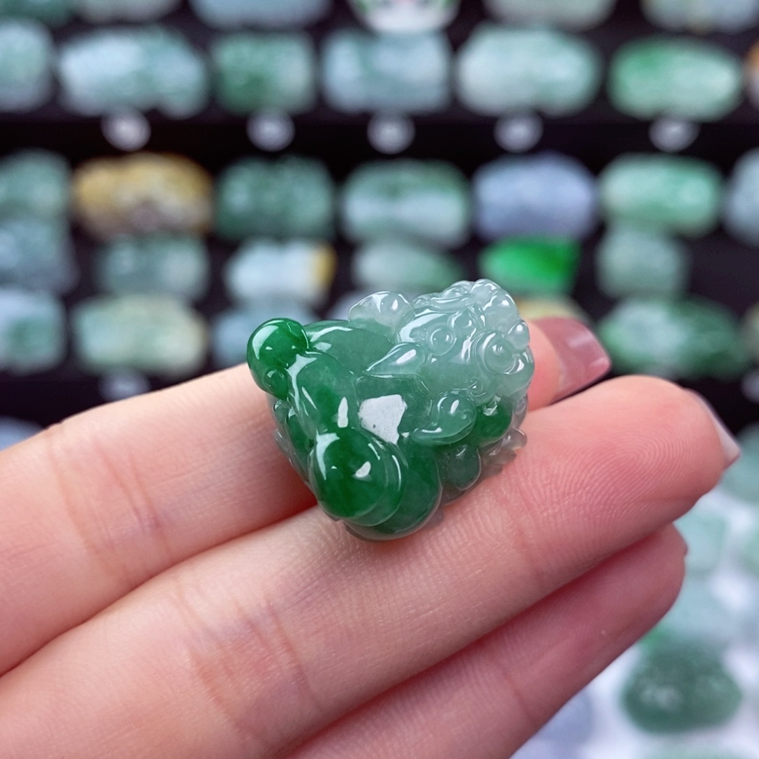 翡翠颈饰未镶嵌天然