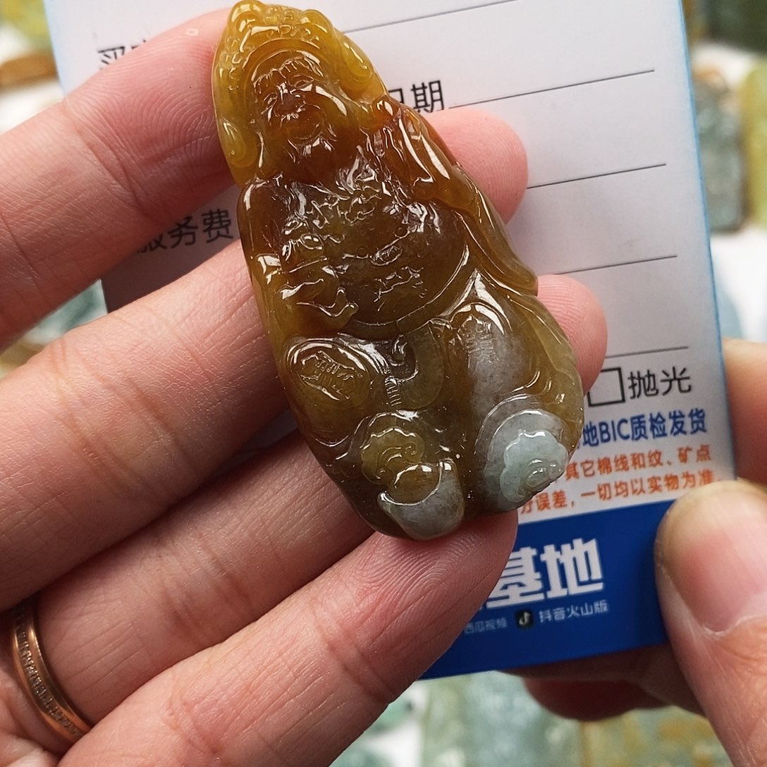 翡翠未镶嵌颈饰财神