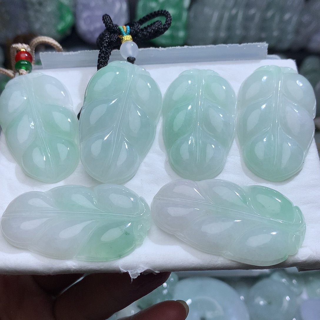 翡翠未镶嵌颈饰发样性发1个