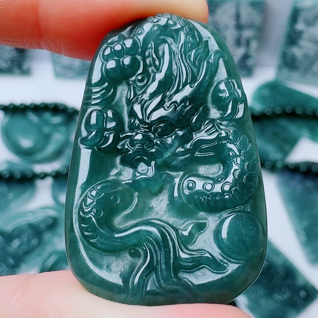 翡翠未镶嵌颈饰11