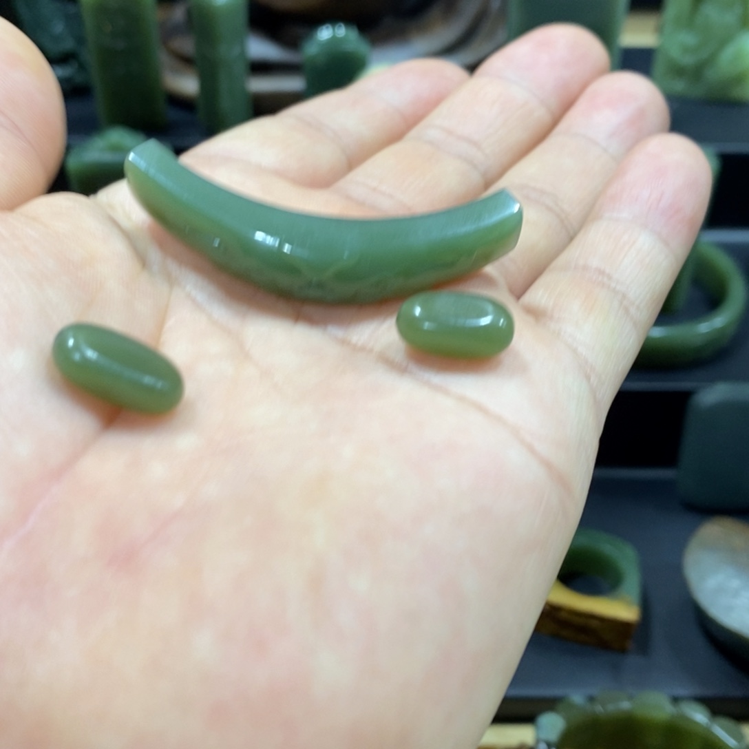 等***待岫岩老玉（透闪石质玉）未镶嵌颈饰