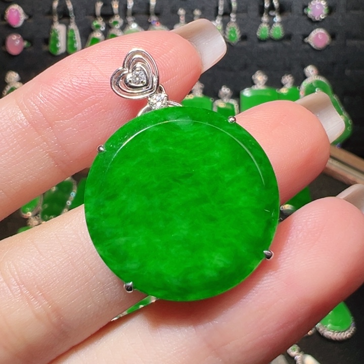翡翠吊坠(不含链)18K金镶嵌