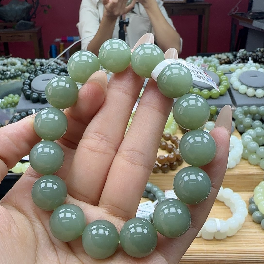 和田玉未镶嵌手串