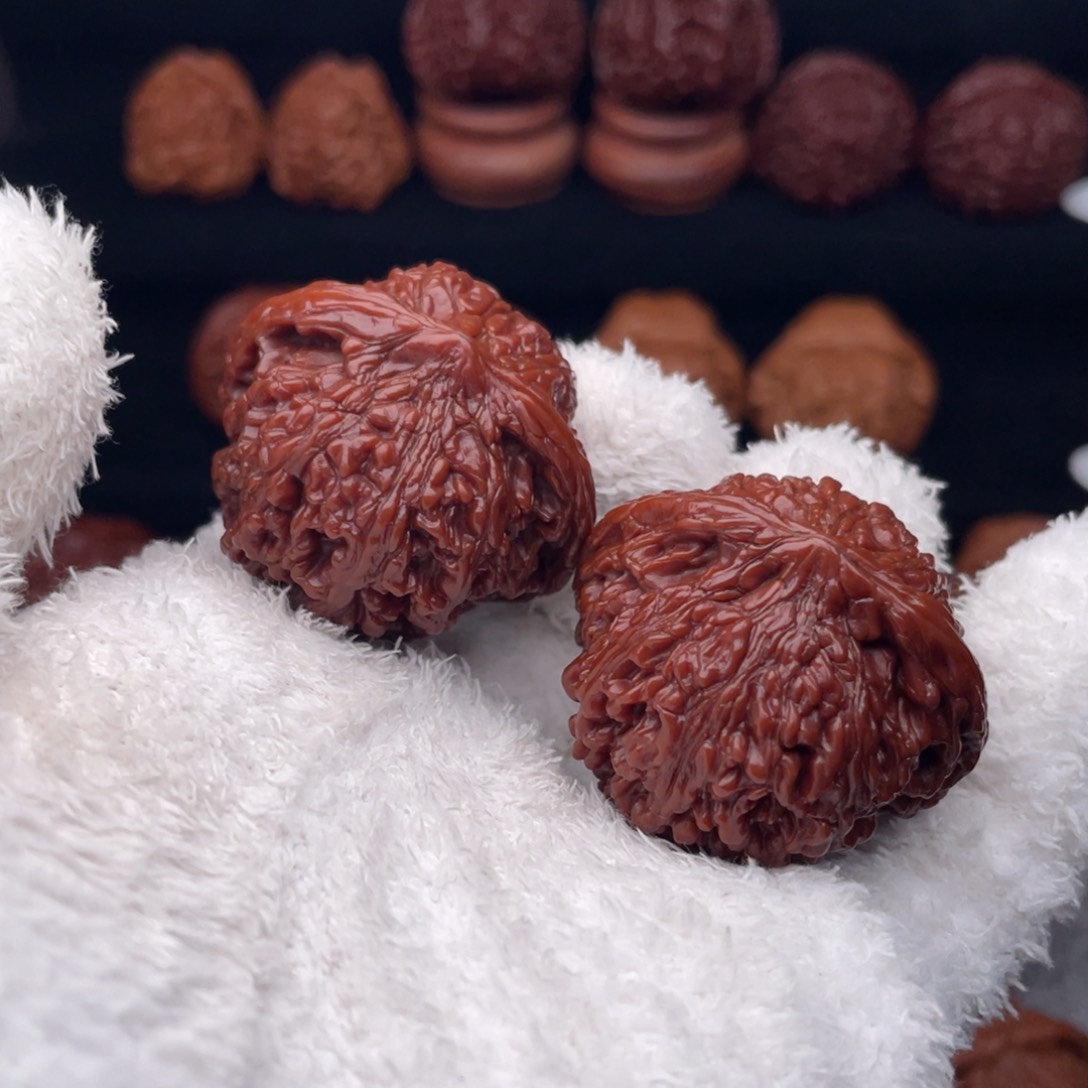 文玩核桃吊坠睡***.全品红满天星40尺福利价