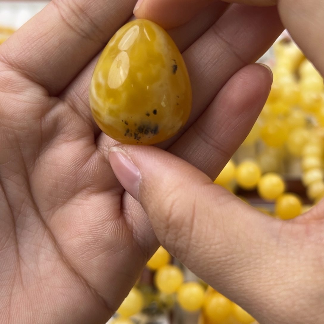 琥珀珠宝奇石未镶嵌