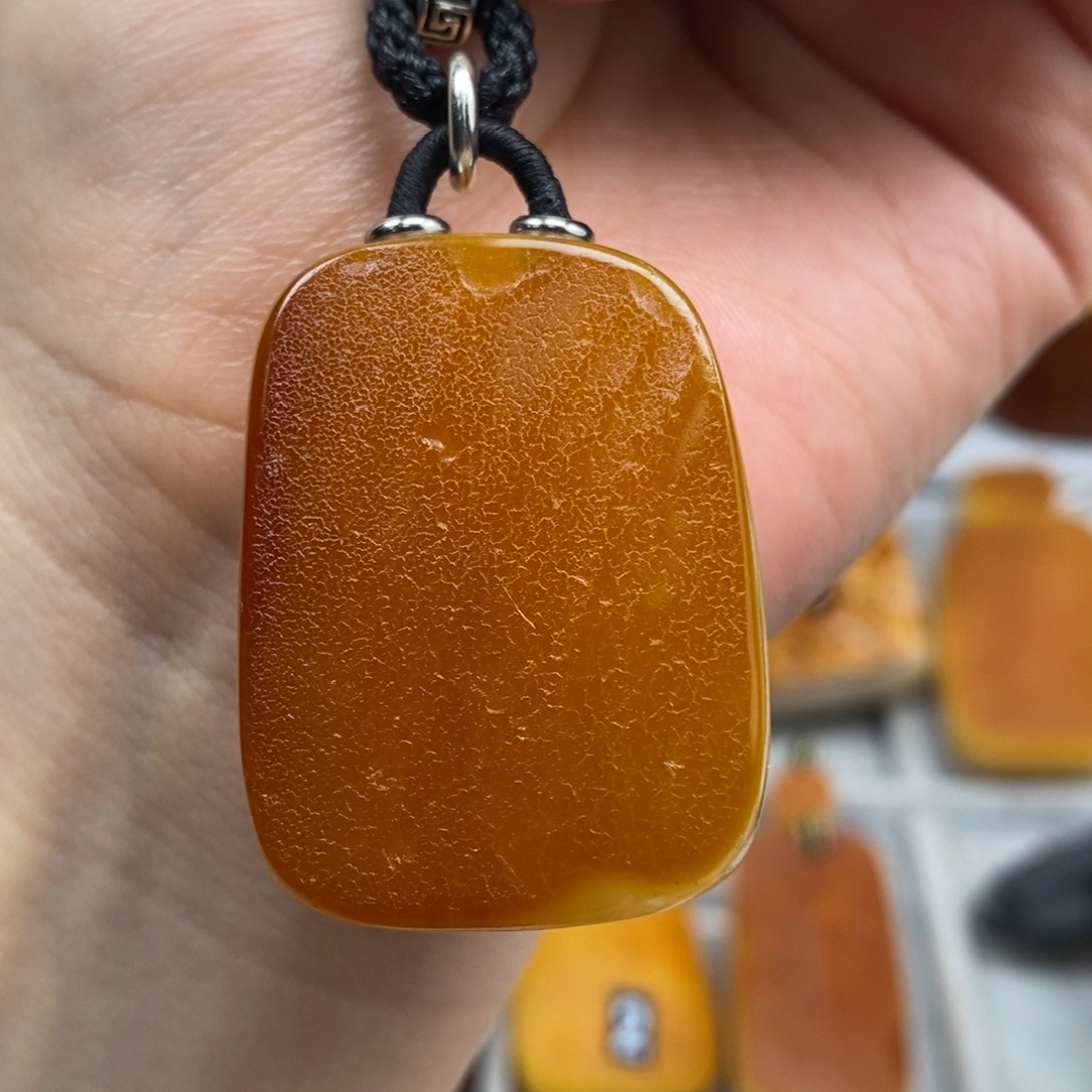 未镶嵌吊坠(赠链)琥珀