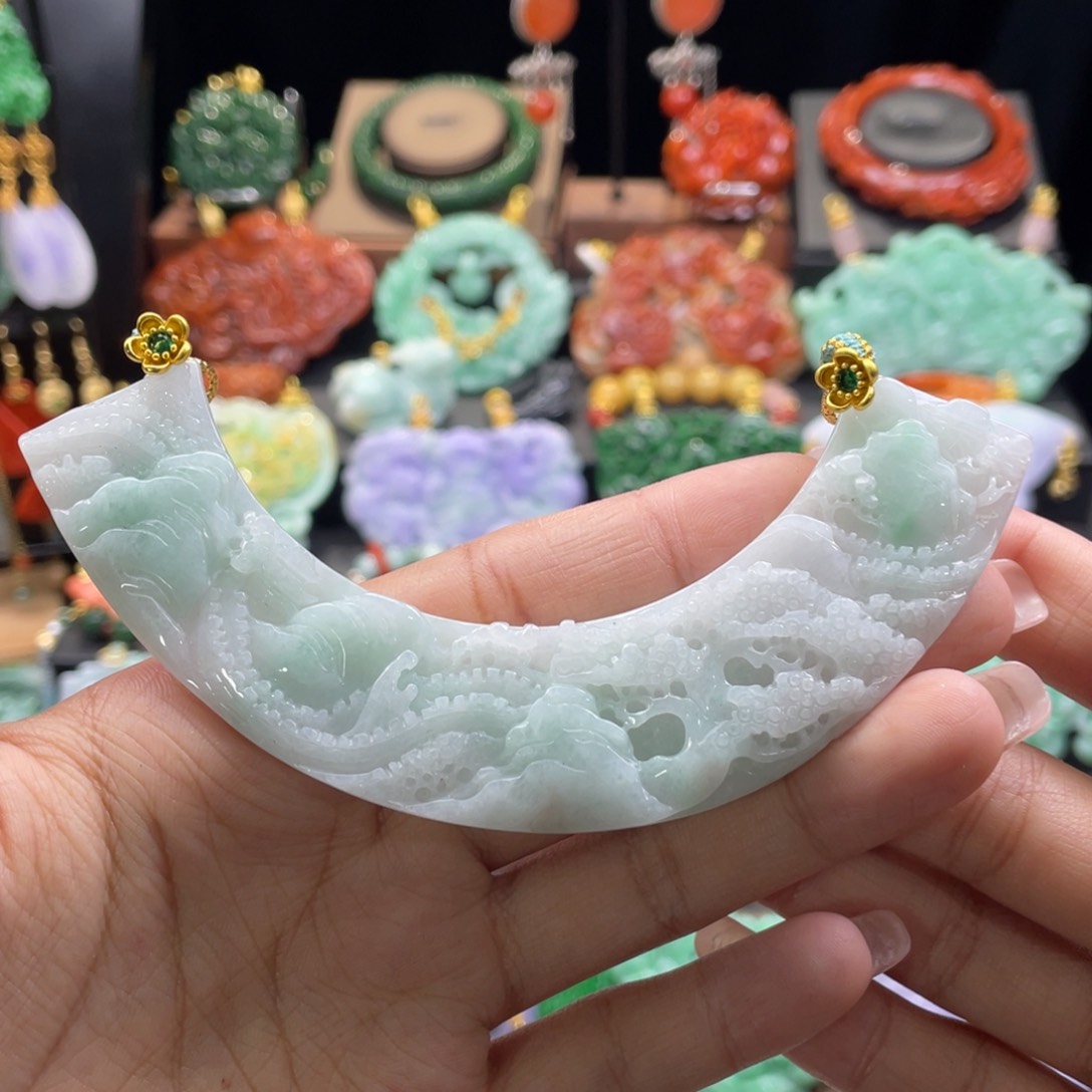 翡翠颈饰未镶嵌何****啦代编织