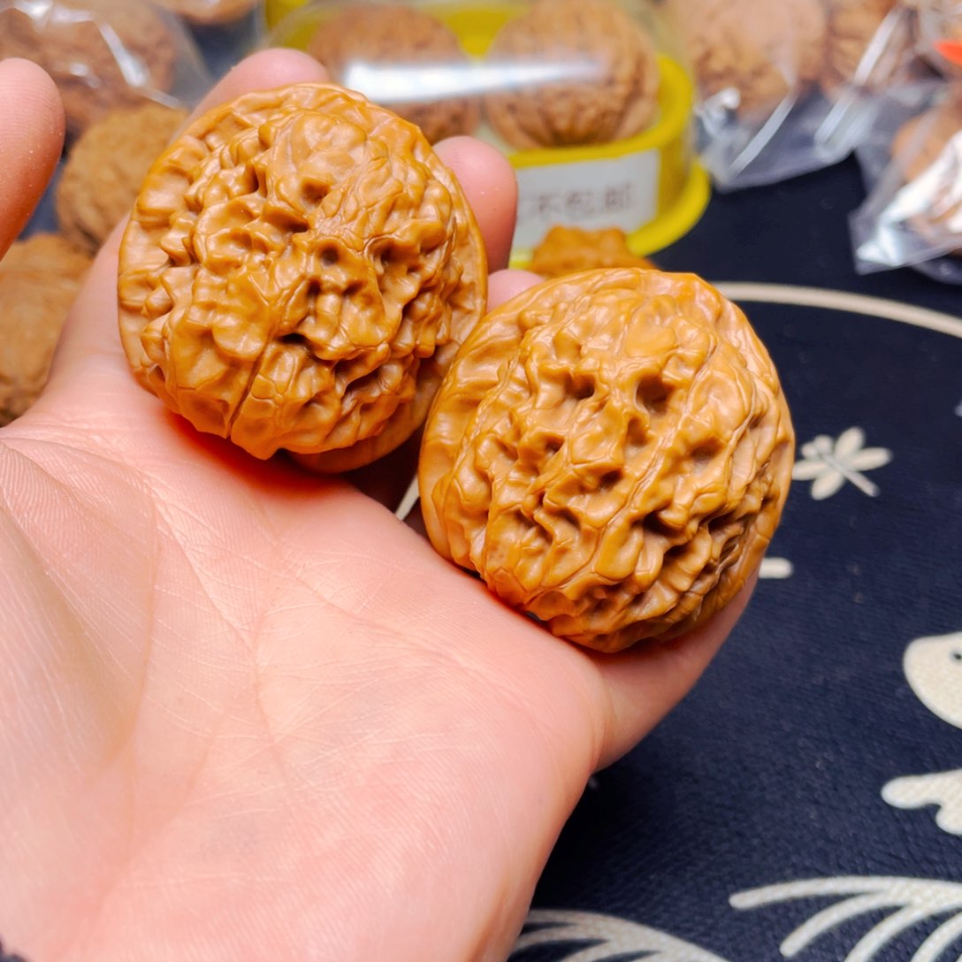 吊坠文玩核桃核欢一对