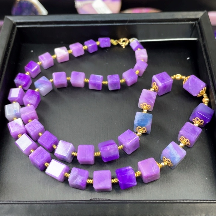 苏纪石（舒俱来）项链18K金镶嵌