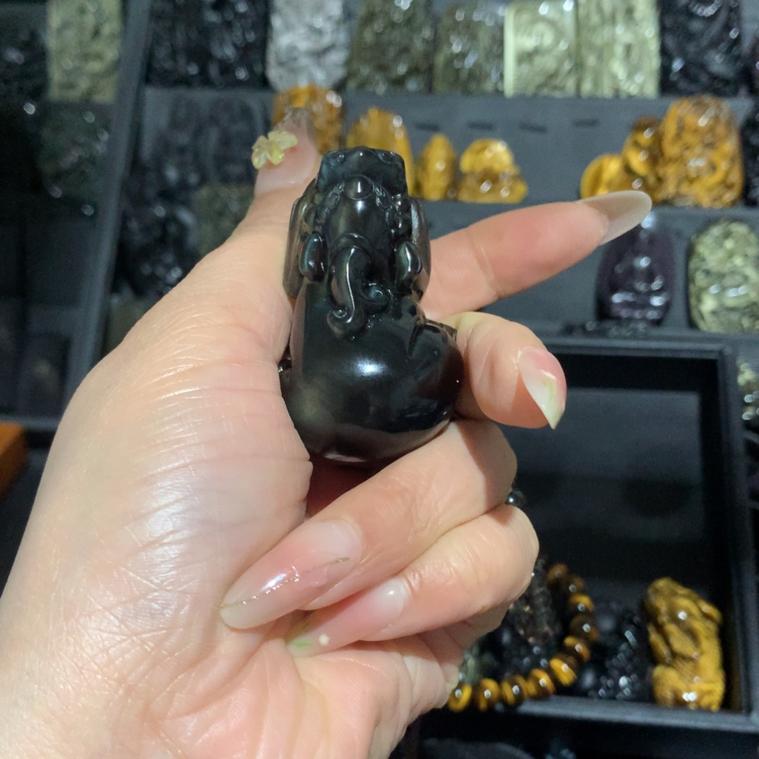 黑曜岩吊坠(赠链)未镶嵌何****福