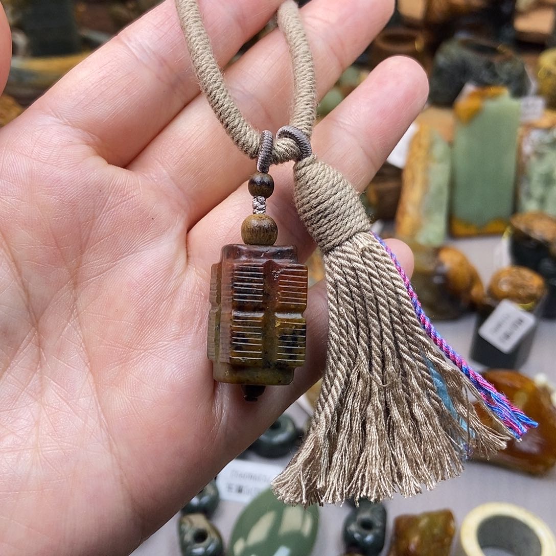 岫岩河磨玉（透闪石质玉）未镶嵌珠宝奇石