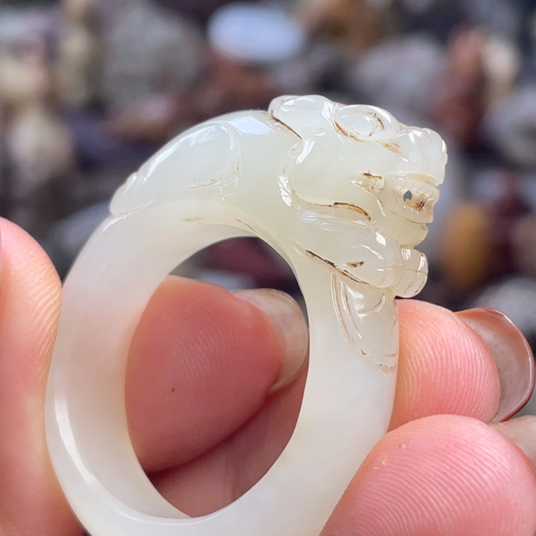 坤***哥和田玉未镶嵌颈饰