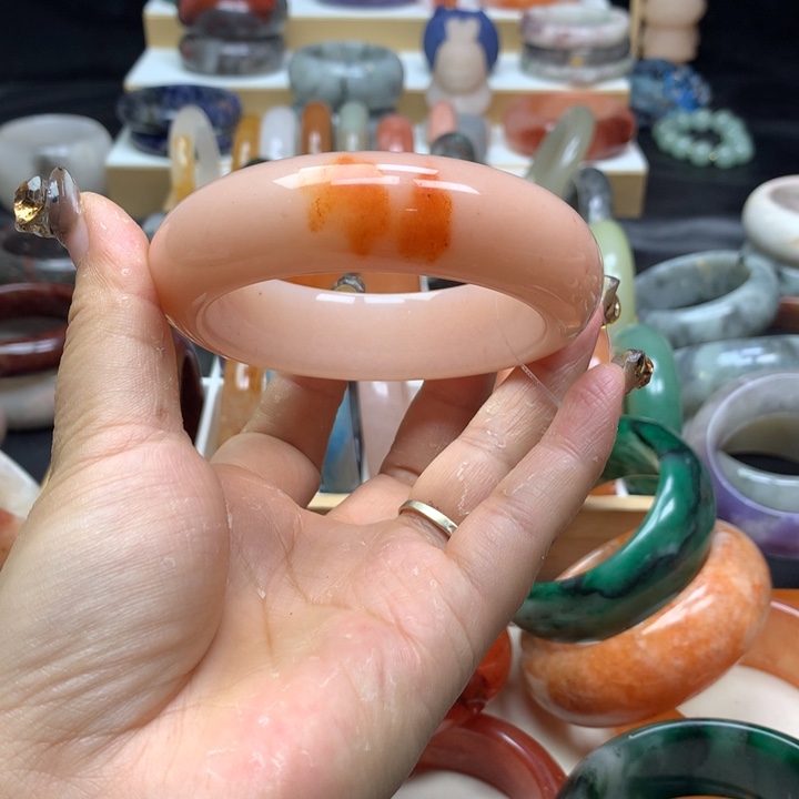 未镶嵌手镯石英质玉雪*