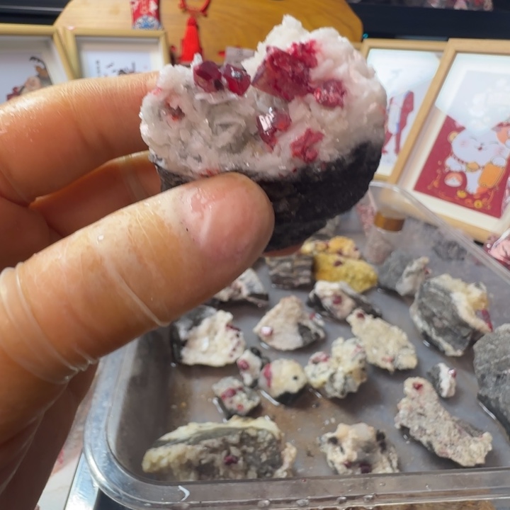 天然辰砂原石马仙溪摆件