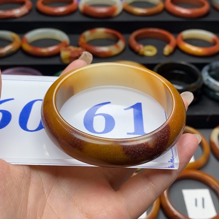 石英质玉（黄龙玉）手镯未镶嵌