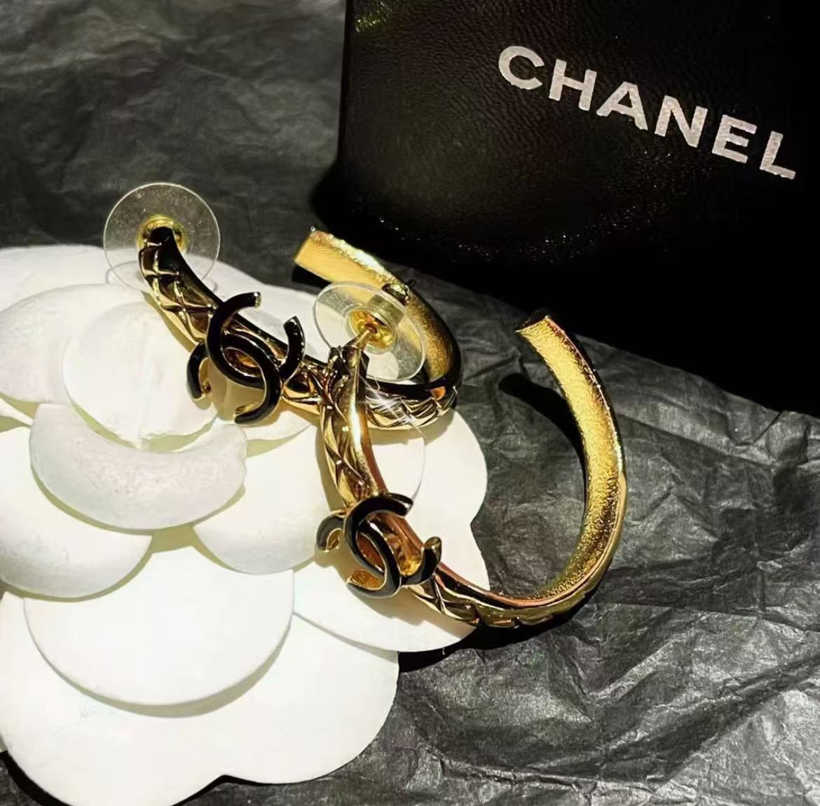 99新 Chanel/香奈儿 金色圈圈耳环/xm21561