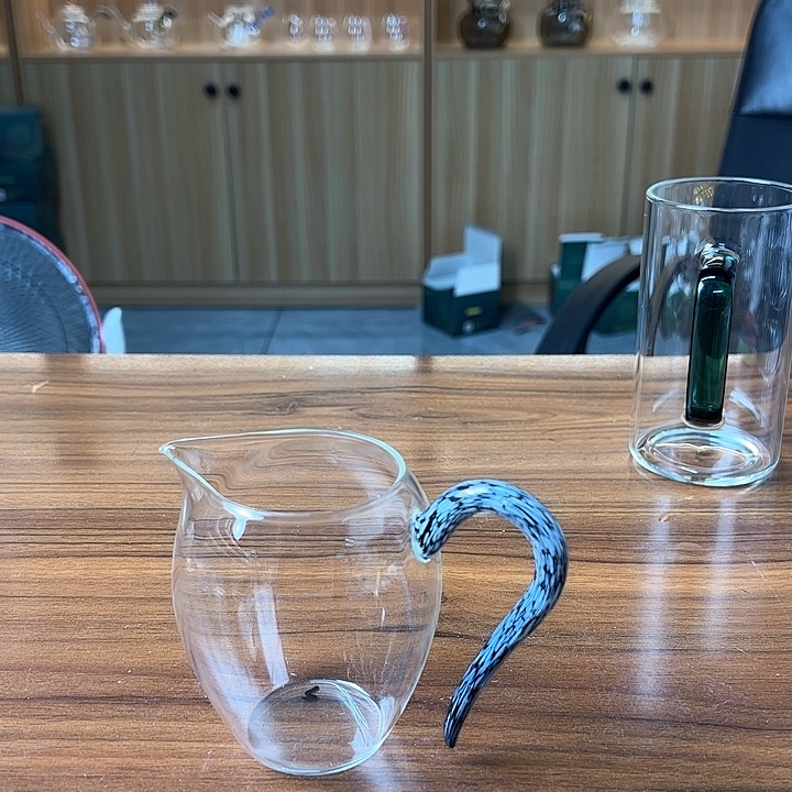 依然公道杯新年快乐