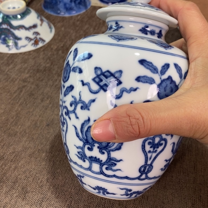 苦**喉源哥陶瓷艺术家的