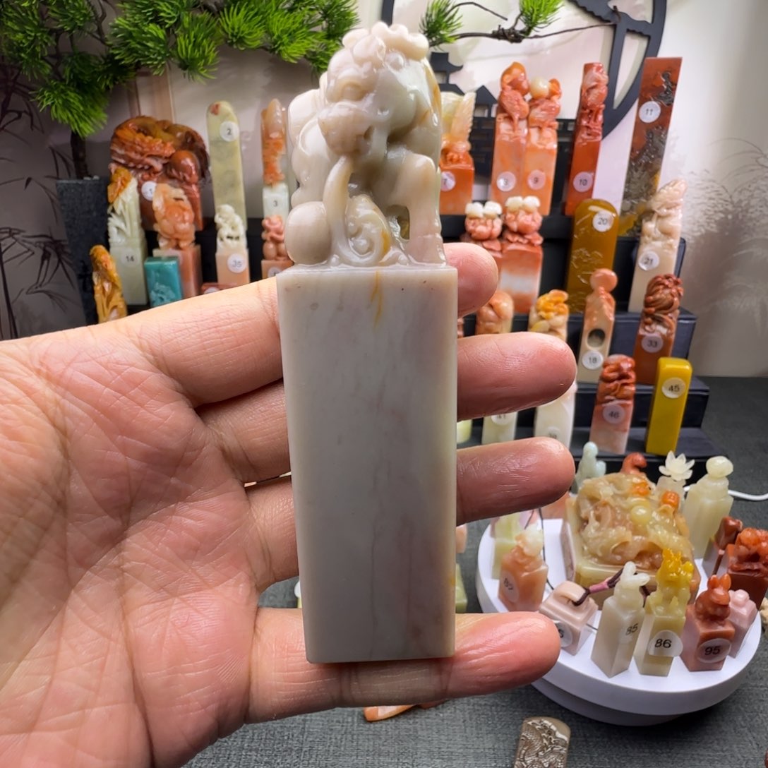 寿山石印石寿山旗降石 麒麟