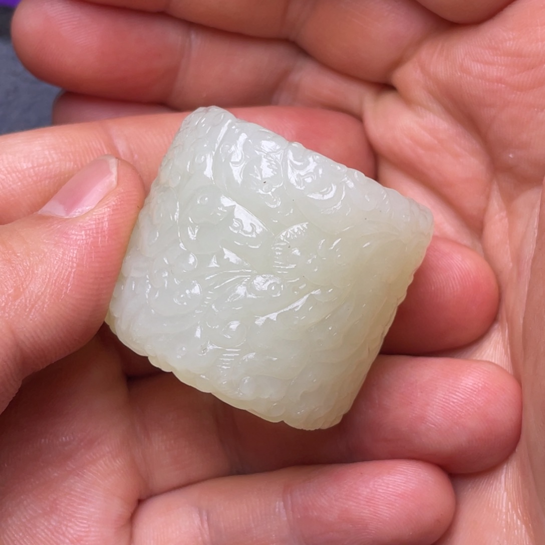 和田玉未镶嵌珠宝奇石D****n