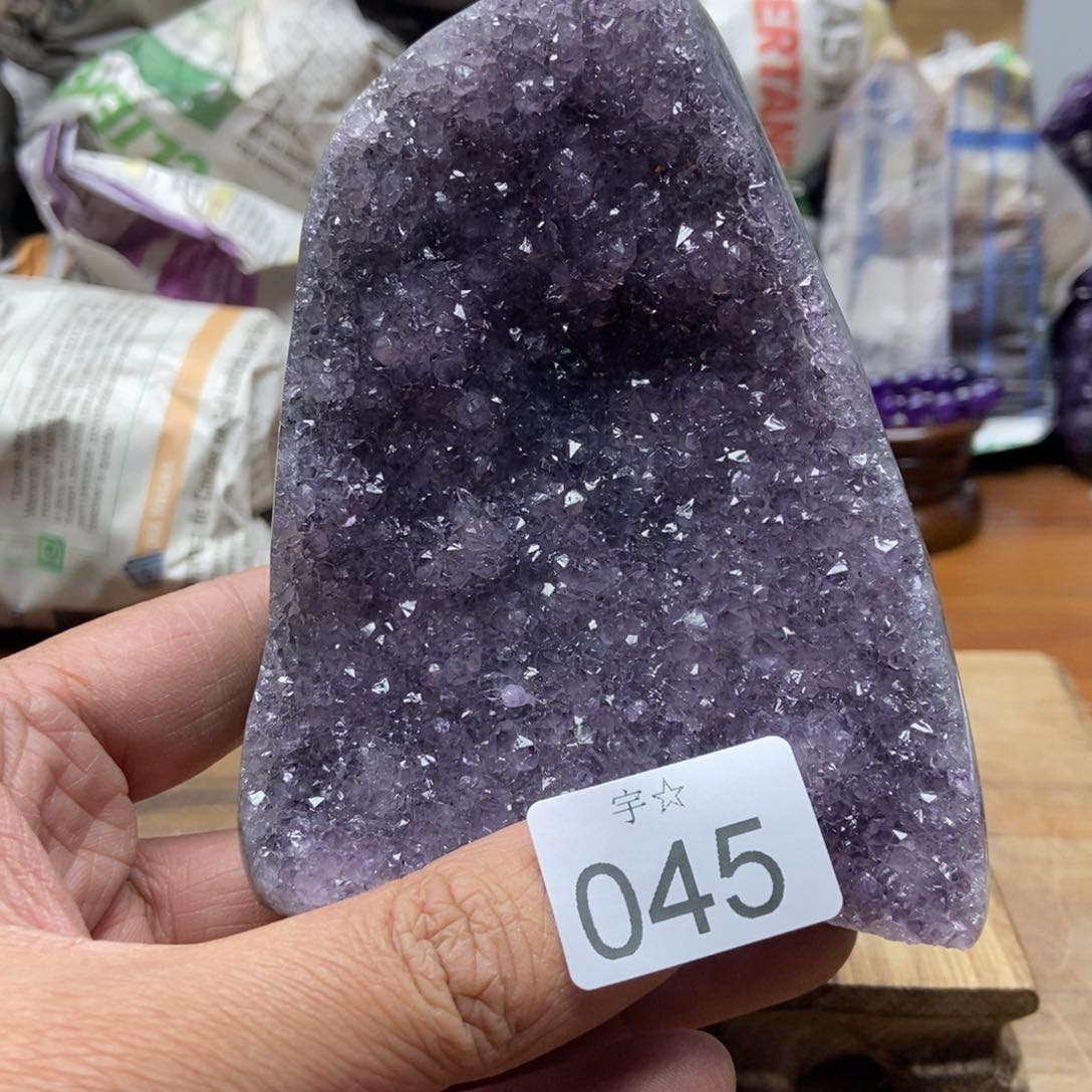 紫晶天然水晶摆件未镶嵌