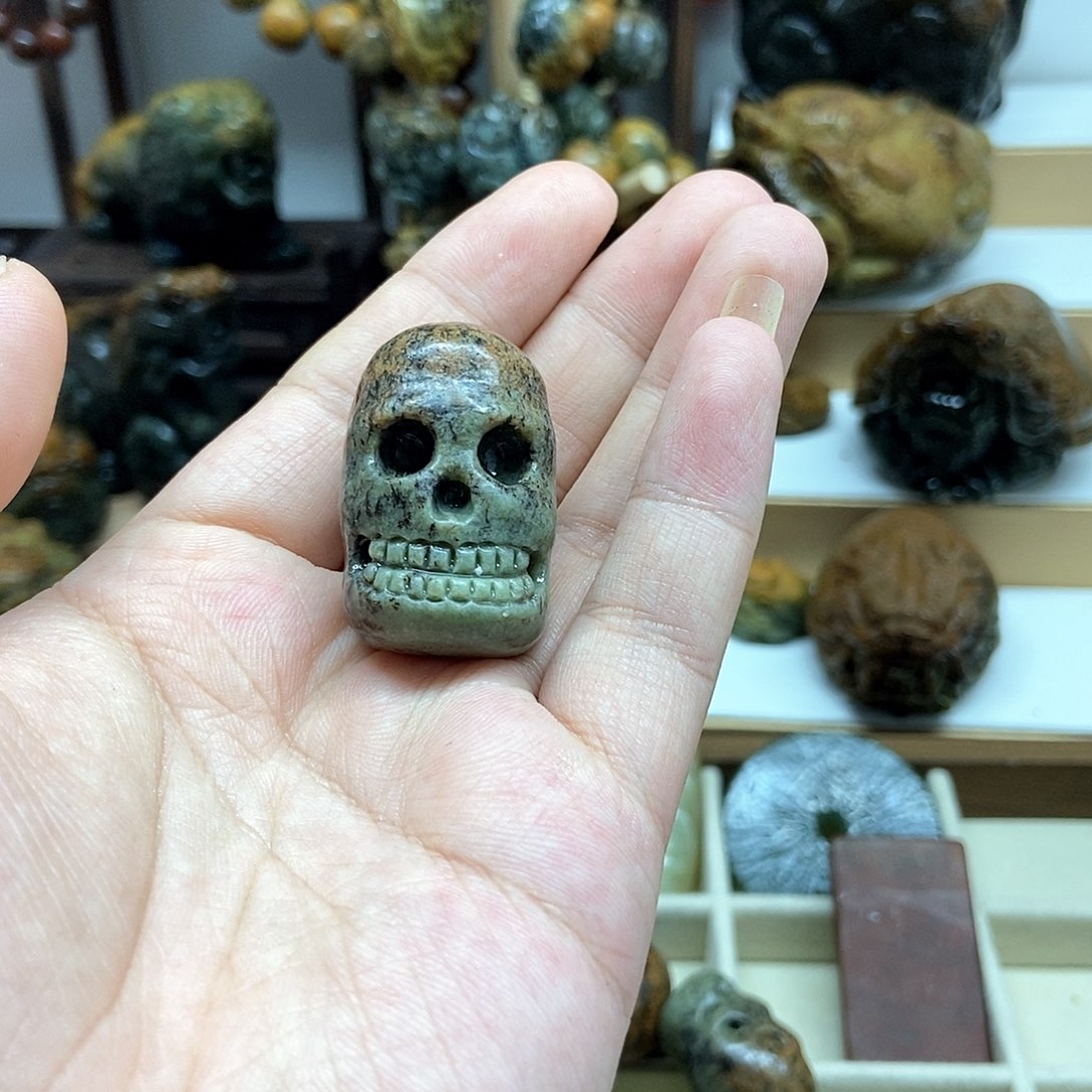 岫岩河磨玉（透闪石质玉）把件未镶嵌西*