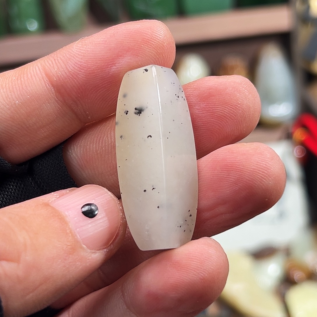 和田玉颈饰未镶嵌新疆点墨青花方勒子