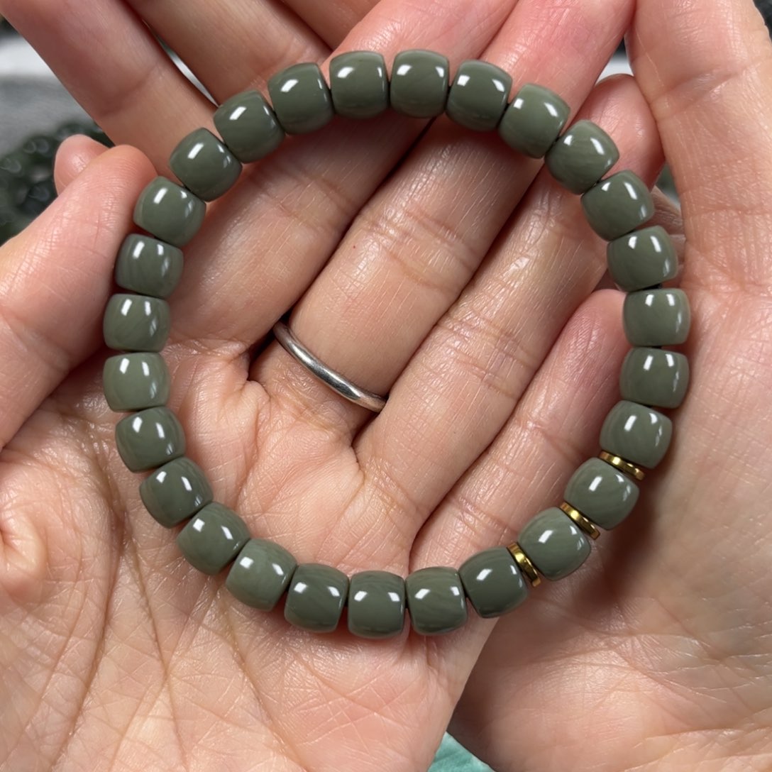 和田玉手链未镶嵌卡8直切