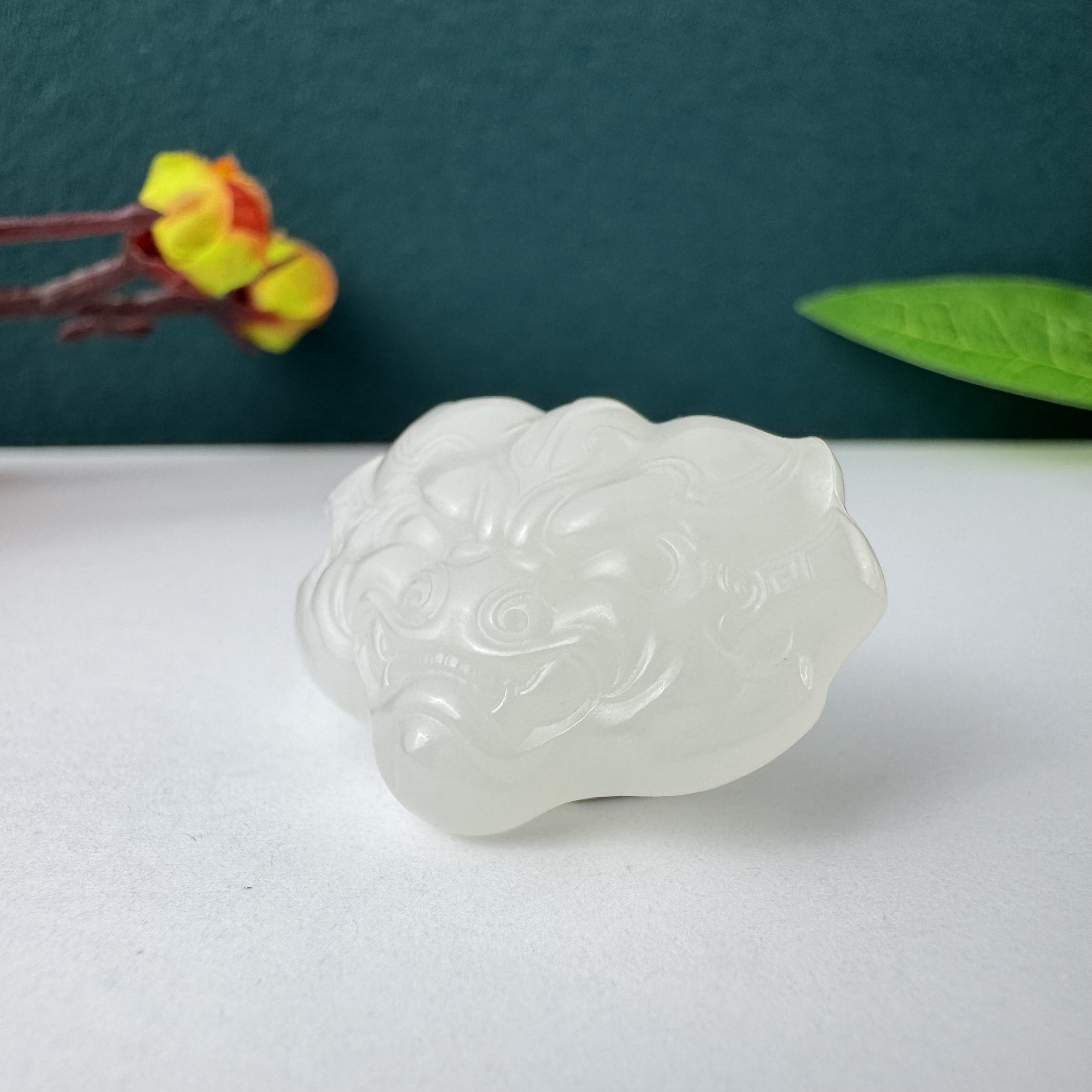 和田玉白玉貔貅头兽首吊坠霸气款