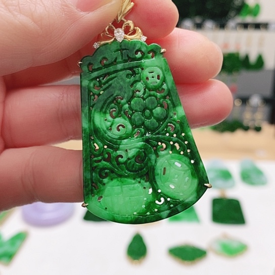 翡翠18K金镶嵌耳饰挂件