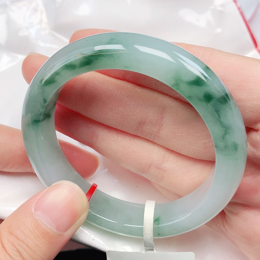 翡翠手镯未镶嵌抖音627