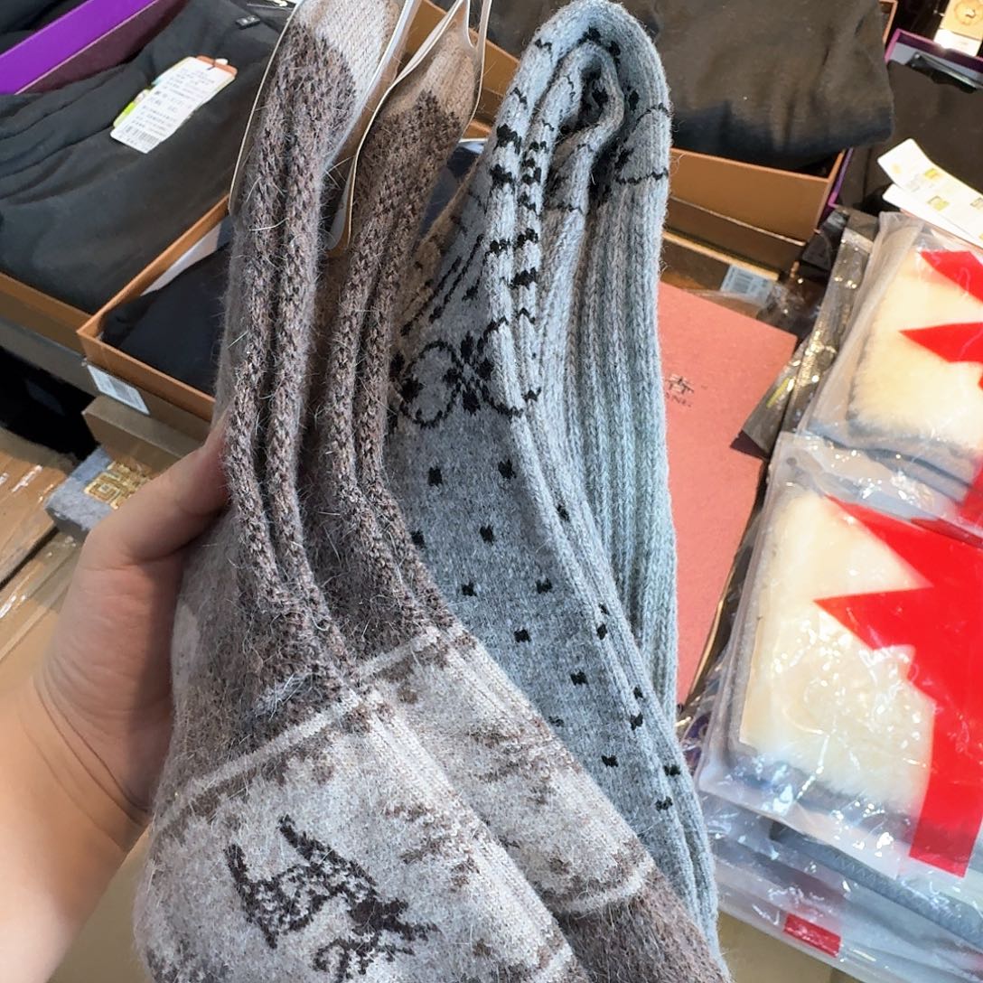 羊剖层皮革2袜子。1护膝