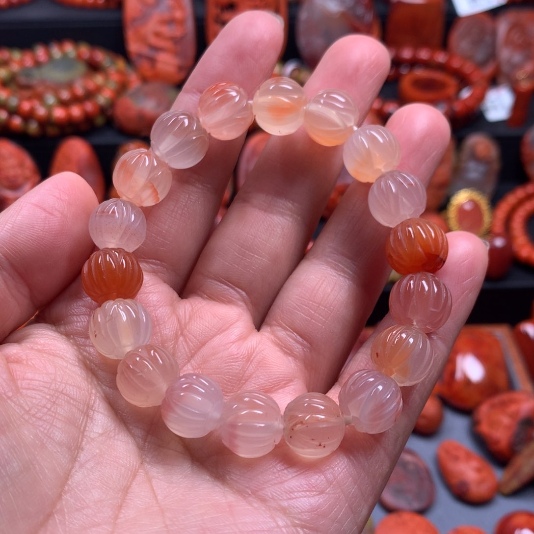 南红玛瑙手串11m m未镶嵌