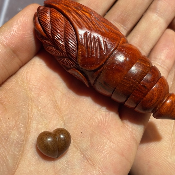鸡***腿檀香紫檀（小叶紫檀）其他印度小叶紫檀雕刻