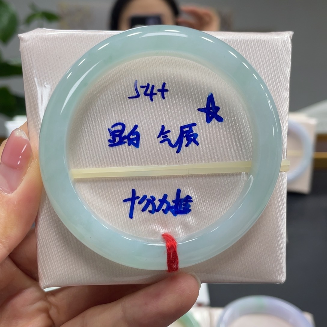 翡翠未镶嵌手镯翡翠
