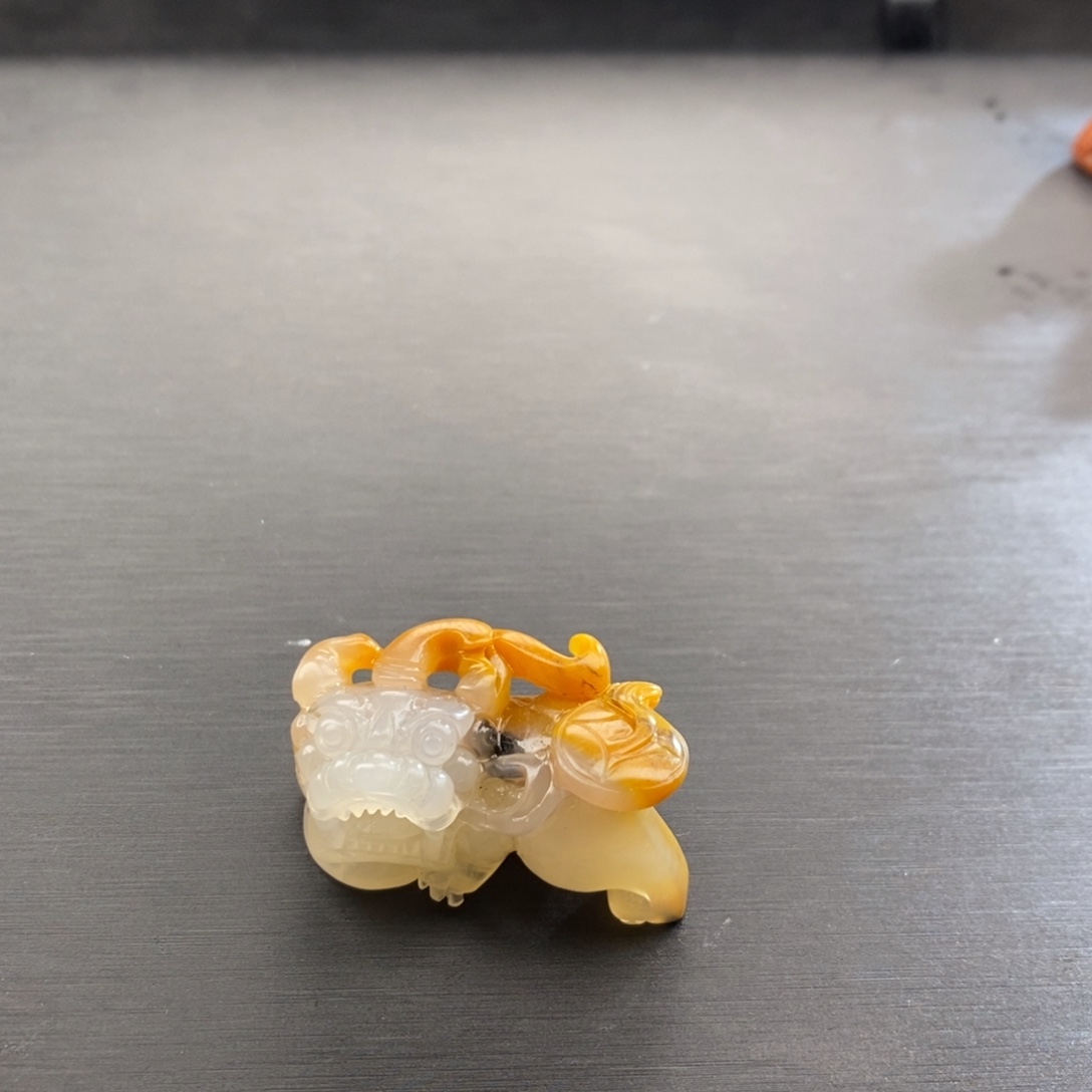 I***】石英质玉（黄龙玉）未镶嵌颈饰