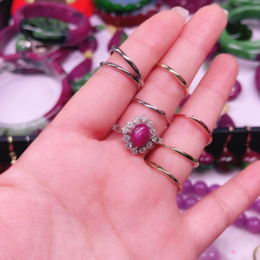 未镶嵌戒指红宝石