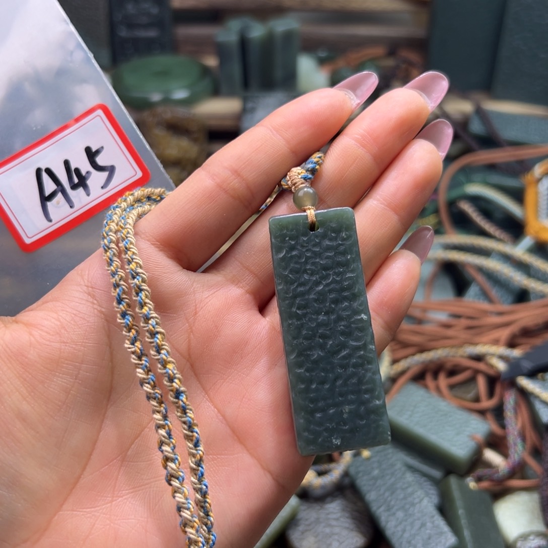 和田玉（糖玉）未镶嵌颈饰