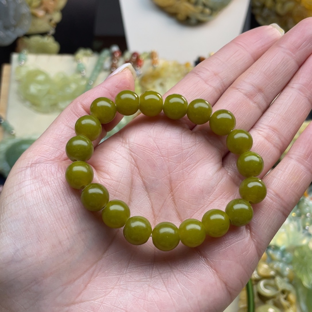 蛇纹石玉颈饰未镶嵌