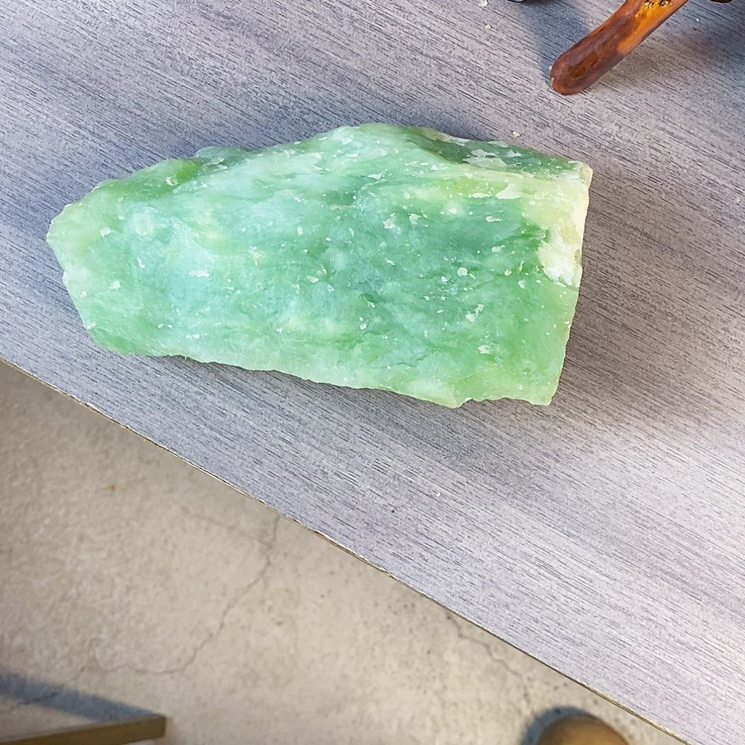 秘***罗蛇纹石玉未镶嵌岫玉原石蛇纹石玉