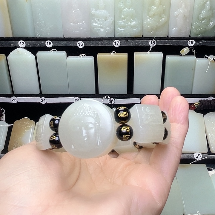 和田玉颈饰未镶嵌