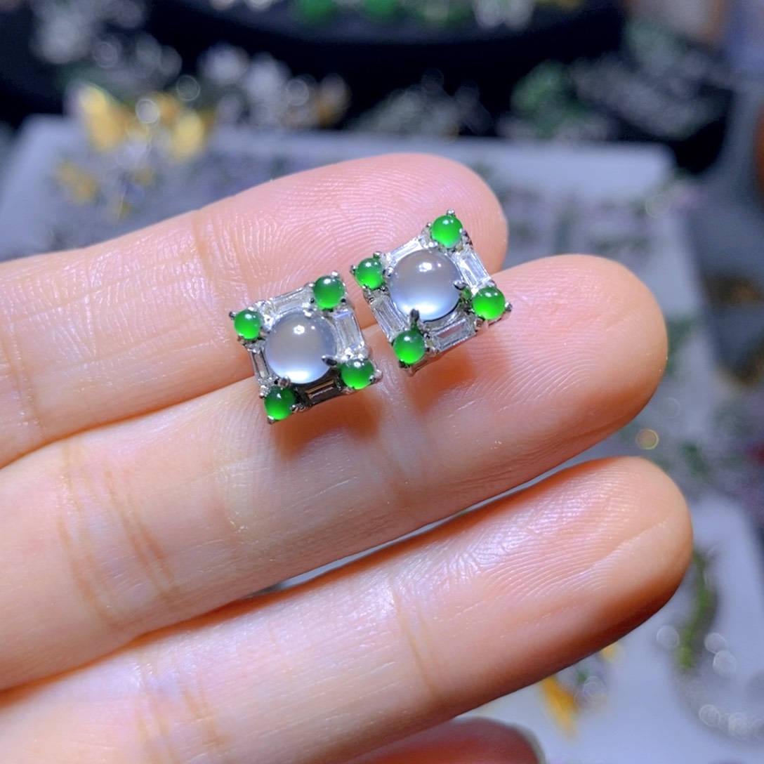 翡翠颈饰银S925镶嵌天然翡翠