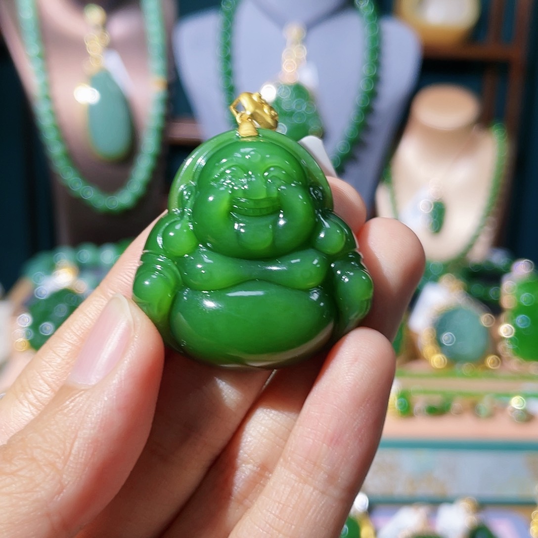 和田玉（碧玉）颈饰18K金镶嵌