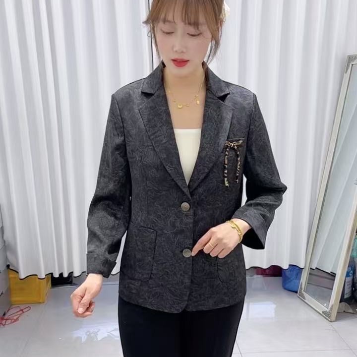 女款时尚提花薄款西装外套