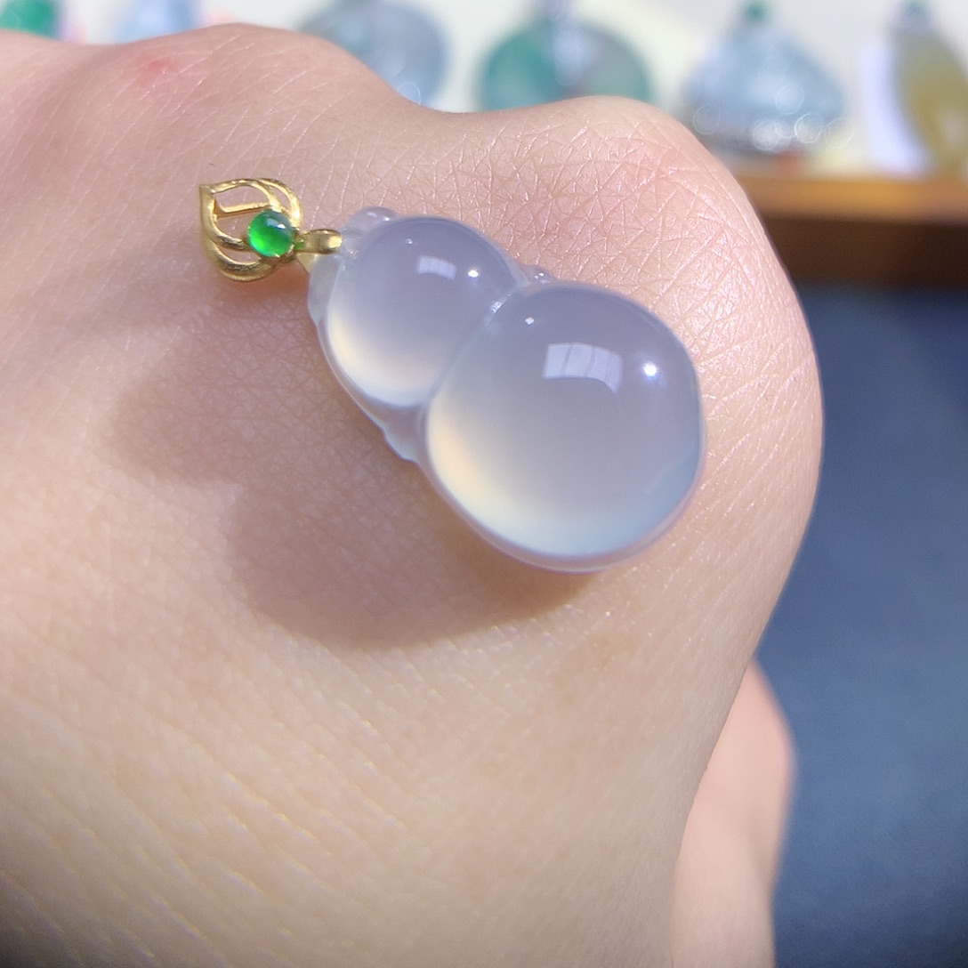 翡翠颈饰18K金镶嵌葫芦