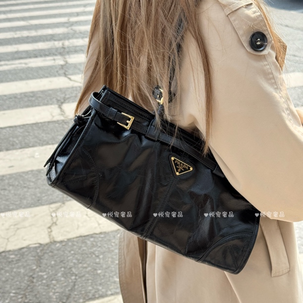 全新未使用 Prada/普拉达 softlux手提腋下包