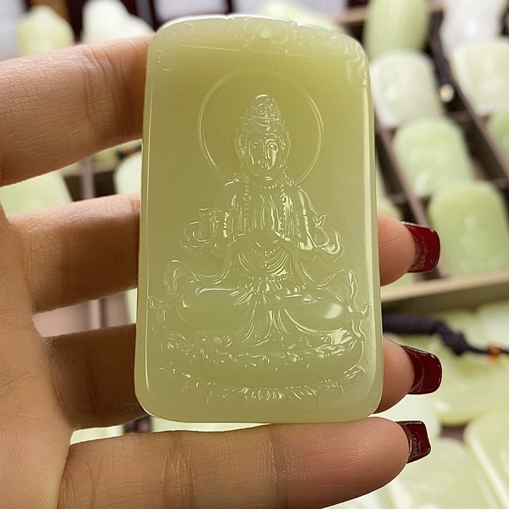 昆仑石双面雕工的山水观音