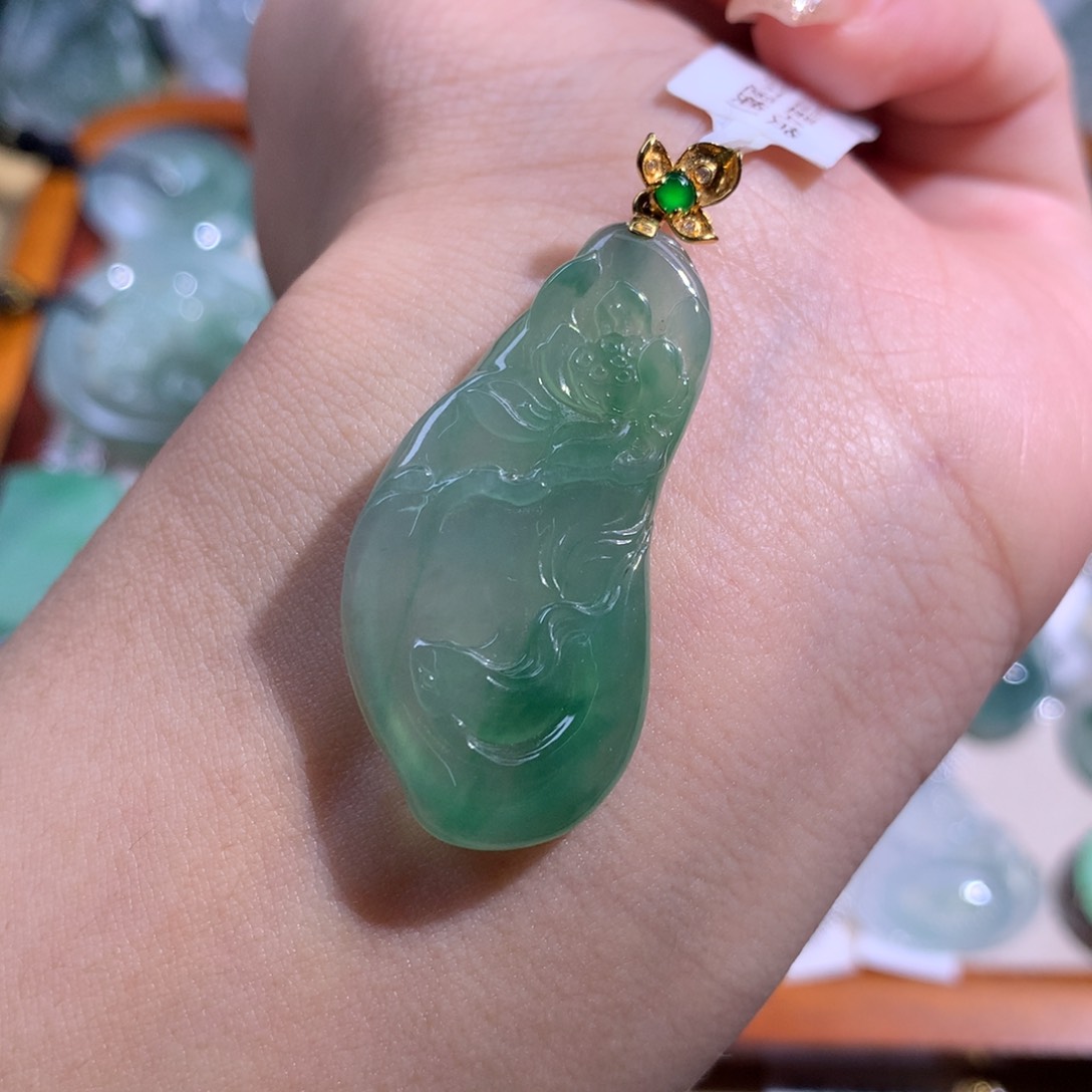 翡翠吊坠(不含链)18K金镶嵌好运连连